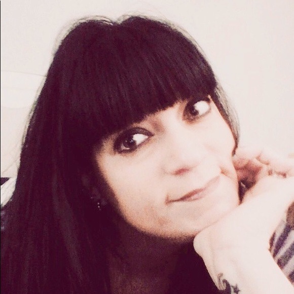 Meet your Posher, Missy - Picture 1 of 1